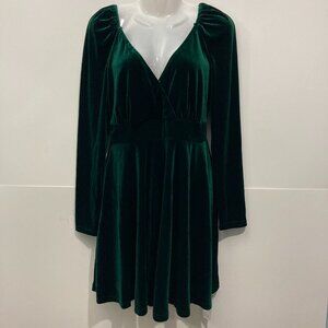 NWT Cupshe Long Sleeve Velvet Mini Dress Emerald green Side zip Minimalist M